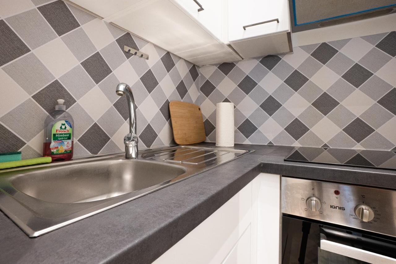 Apartment In The Area. 5 Minute's Walk To The Danube. Wien